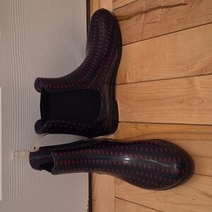 Henry Ferrera Women's Size 10 Stylish Black and Red Heart Ankle Rain Boots